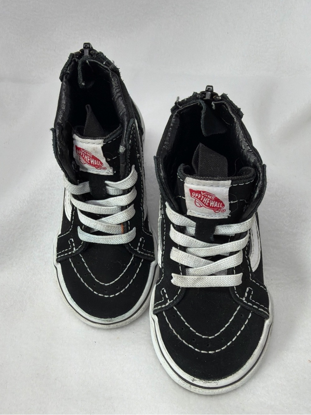 Vans Toddler Black and White High-Top Sk8-Hi Sneakers Size 6.5